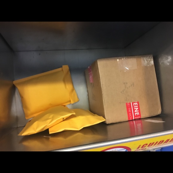 Shipped package for @mmaaryy6 - Picture 4 of 4